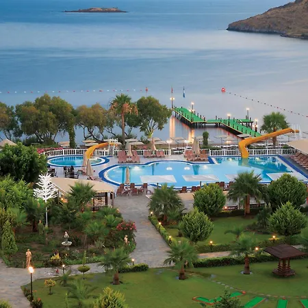ホテル Golden Age Bodrum 4*