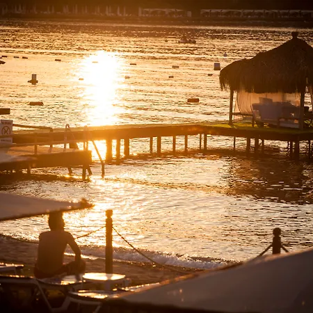Golden Age Bodrum 얄리카베크